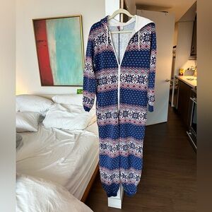 H&M Navy Snowflake Patterned Zip-Up Jumpsuit Sweatshirt Onsie Santacon